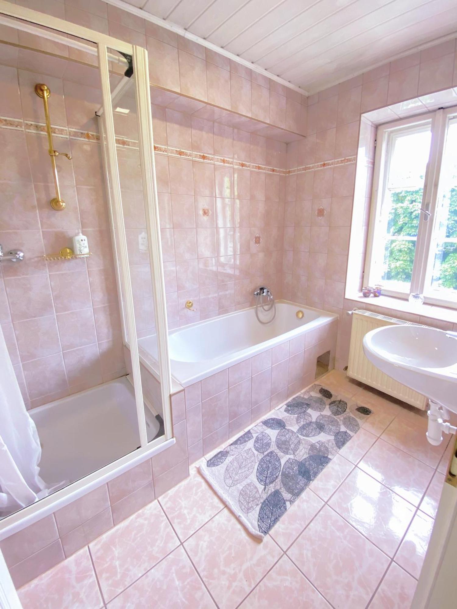 Ostello Royal Retreat - Steps From Schoenbrunn Palace!! *